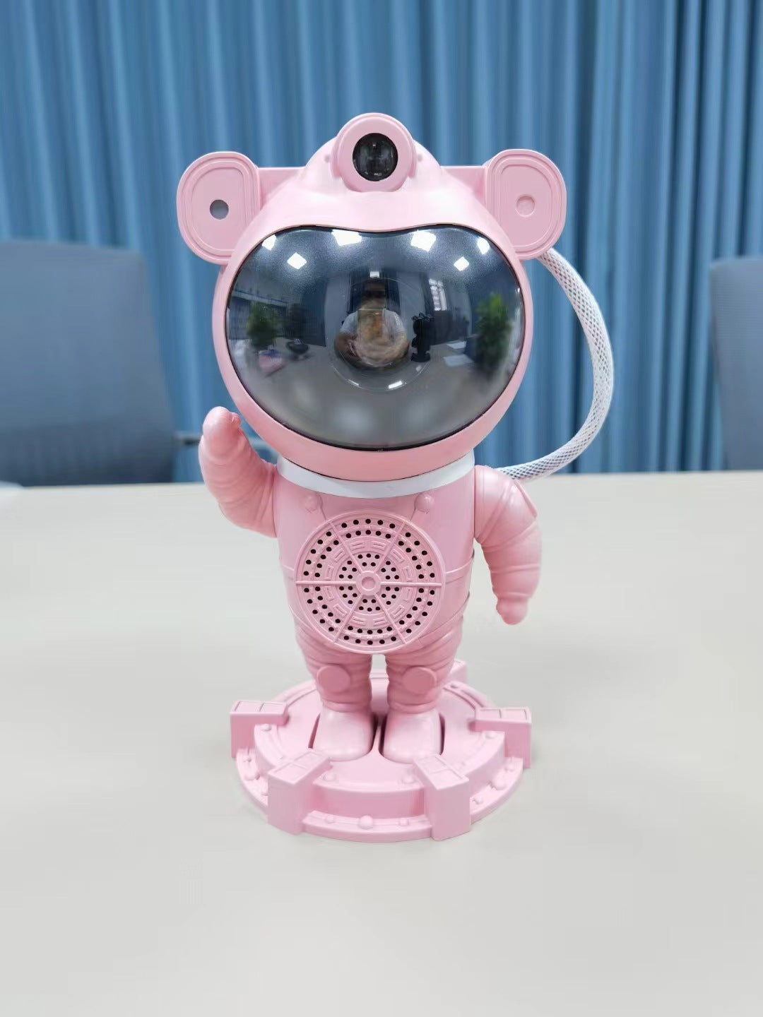 astronaut star projector lamp